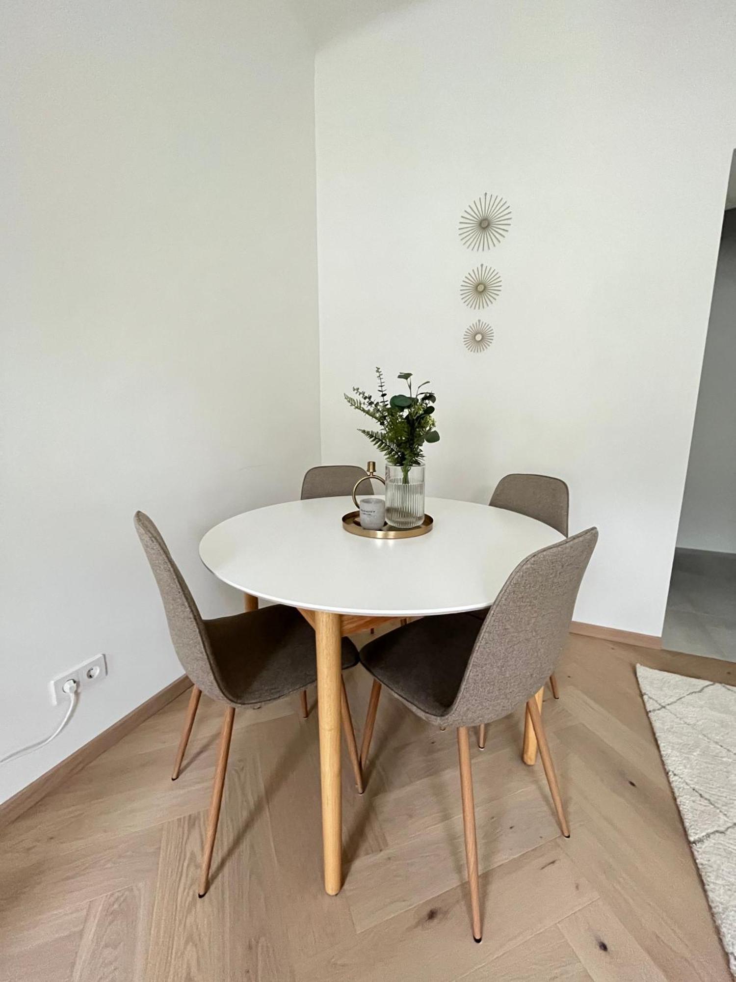 Luxurious One Room Apartment Near Schoenbrunn Palace Wina Bagian luar foto
