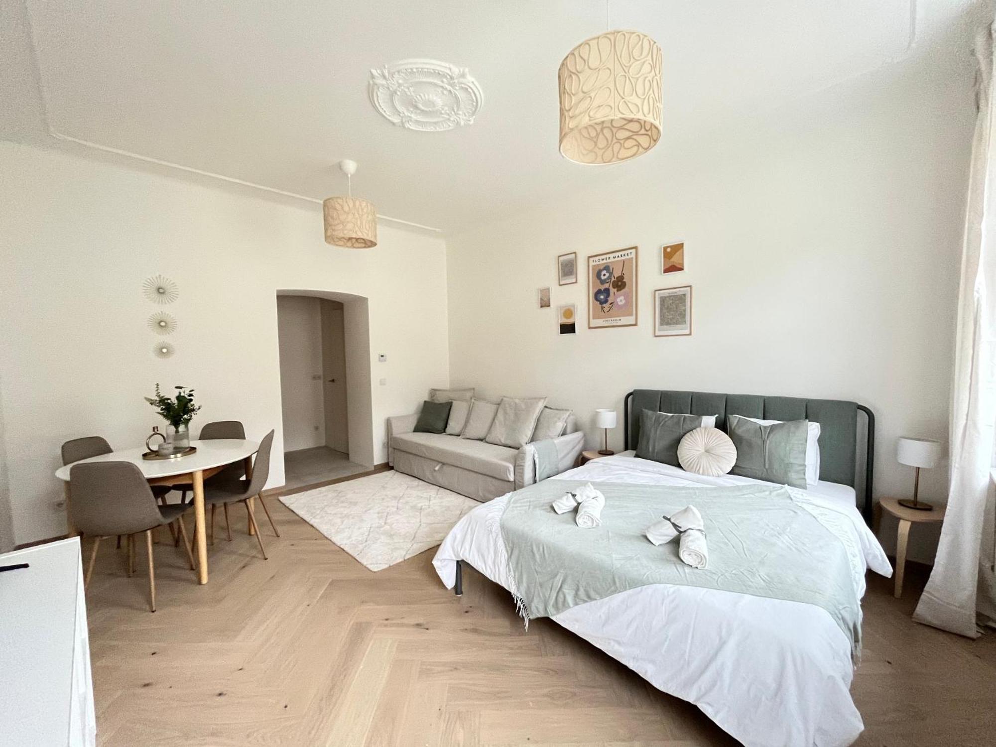 Luxurious One Room Apartment Near Schoenbrunn Palace Wina Bagian luar foto